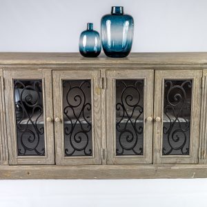 Jonelle dining server